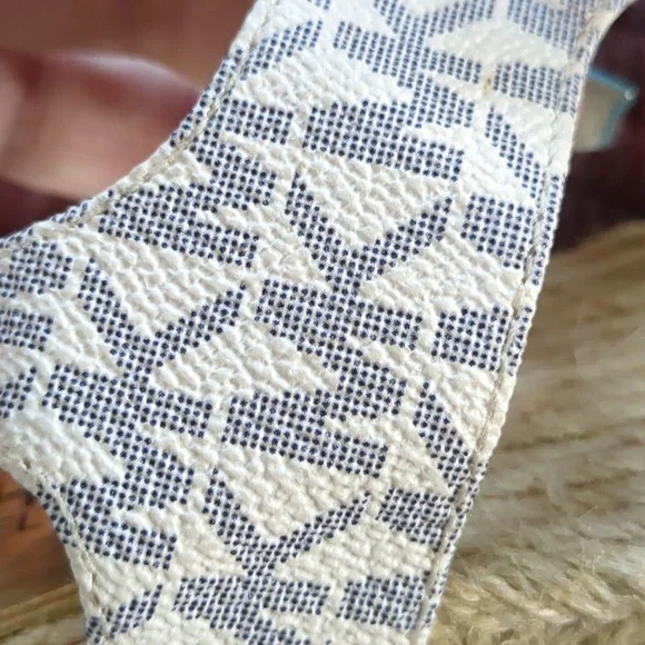 MICHAEL KORS* logo Leather Upper Thong Sandal Espadrille Rubber Bottom Size 6 - Picture 12 of 12